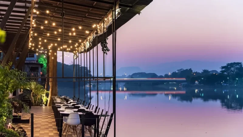 Riverfront Cafés – Waterside atmosphere(5)