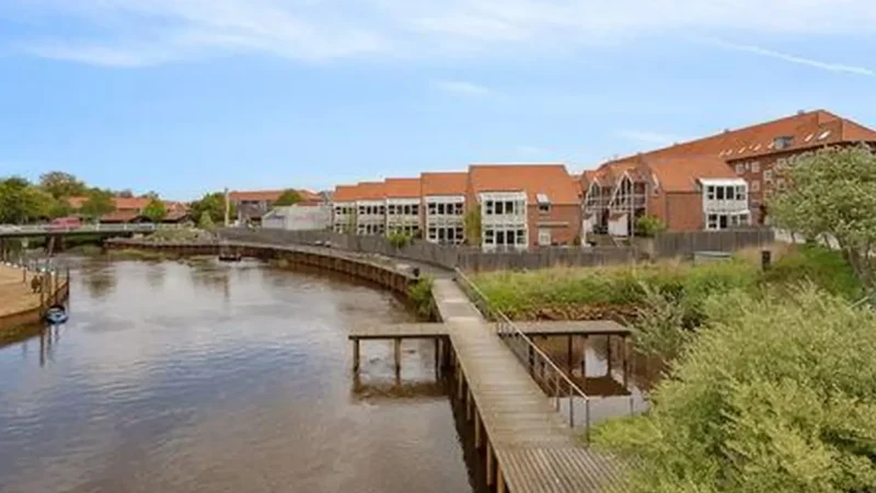 Riverfront_Promenade_–_Calm_walking_route__03