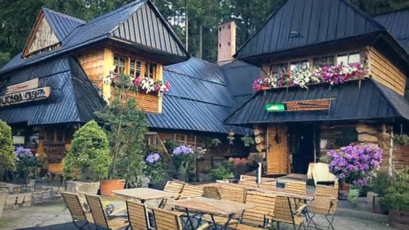 Riverside Café(5)