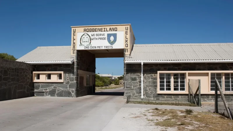 Robben_Island_(Viewpoint_&_Tours)_тАУ_Historic_landmark_06