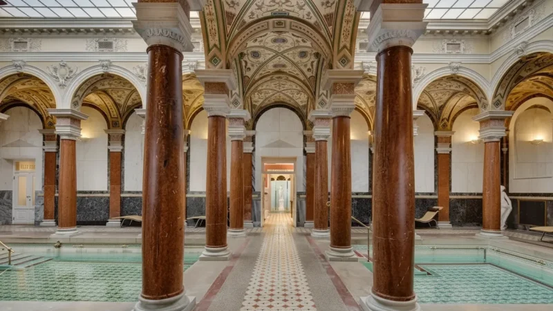 Roman Baths – Historic Bath Building(6)