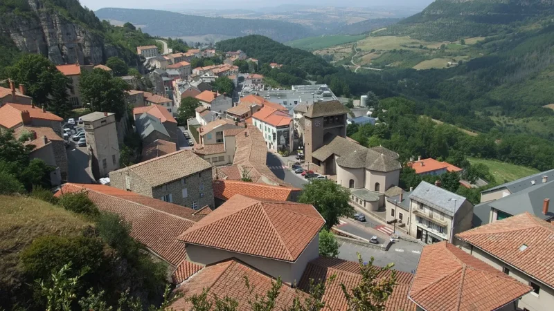 Roquefort-sur-Soulzon – Famous cheese village(4)