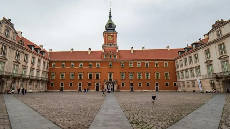 Royal_Castle_02