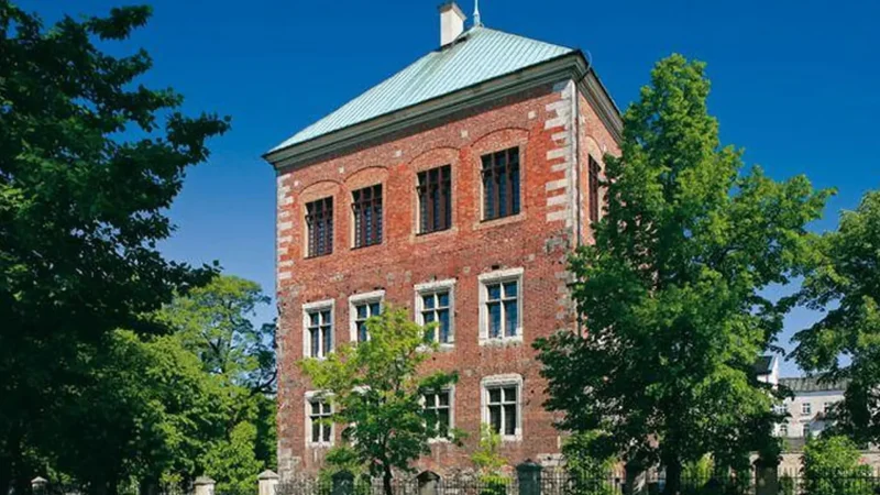 Royal_Castle_03