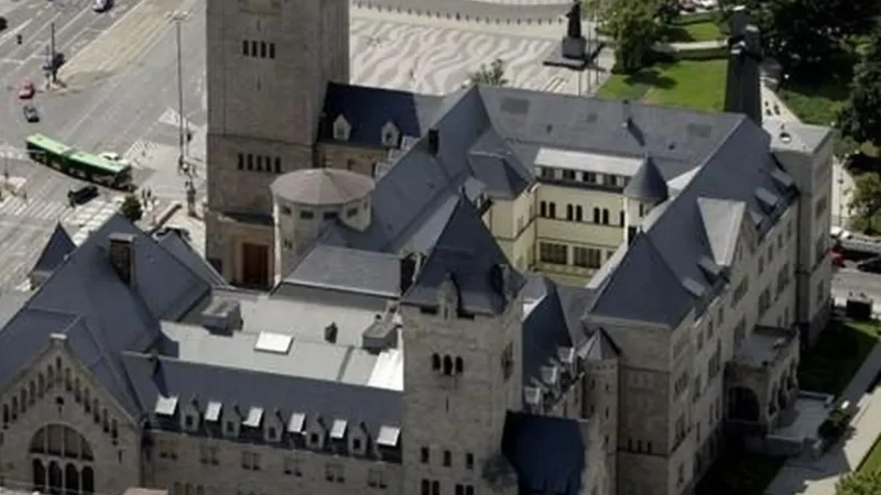 Royal_Castle_05
