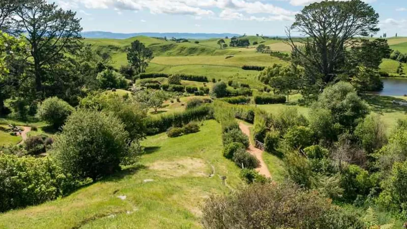 Rural_Farm_Views_тАУ_Rolling_Farmland_05
