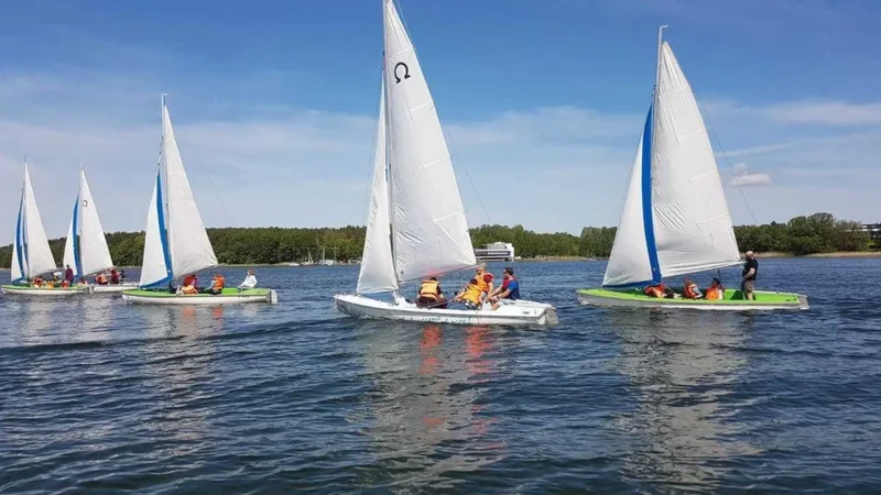 Sailing_Clubs_02