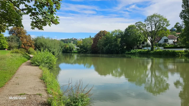 Saint-Maur-des-Fossés Old Town – Historic Riverside Area(4)