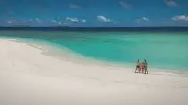Sandbank Excursion Area – A nearby white-sand(2)