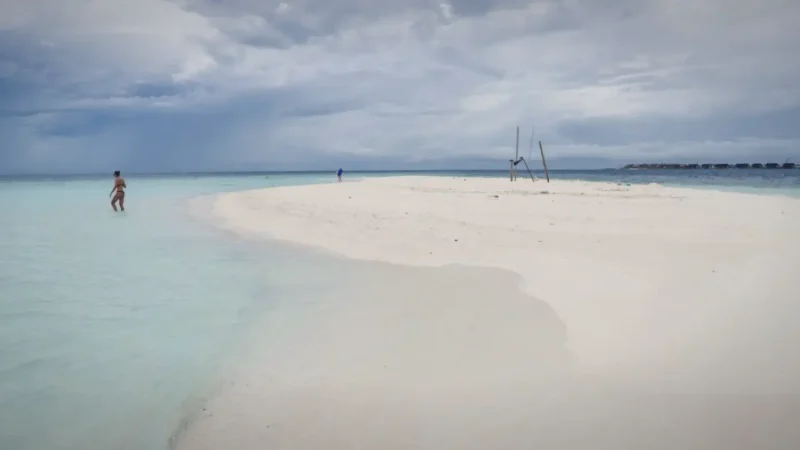 Sandbank Excursion Spot – A scenic white-sand area nearby(3)