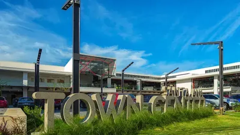 Santa Ana Town Center1