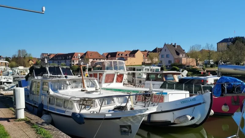 Saverne Canal Port – Scenic Riverside(2)