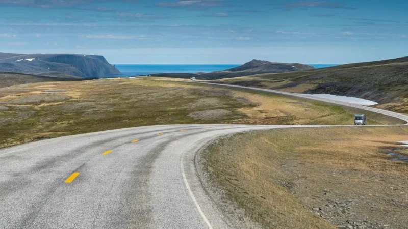 Scenic Access Roads – Open tundra landscapes(4)