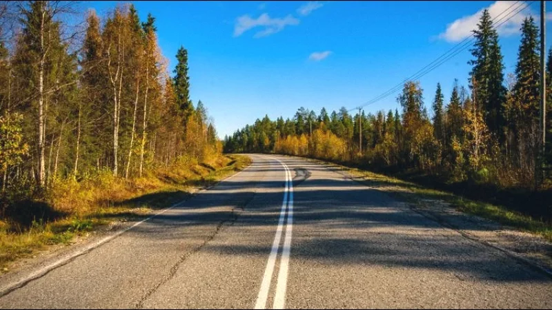 Scenic Arctic Roads(4)