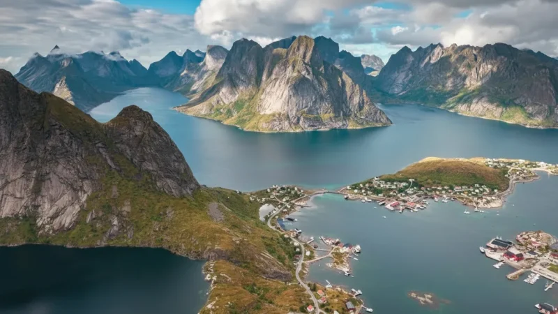 Scenic Coastal Roads – Short drives with dramatic scenery(4)