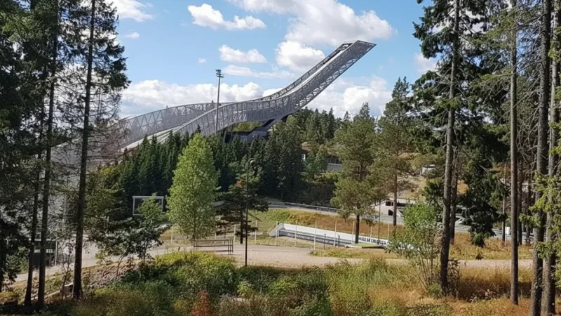 Scenic Tram Route – Views Along Metro Journey(1)