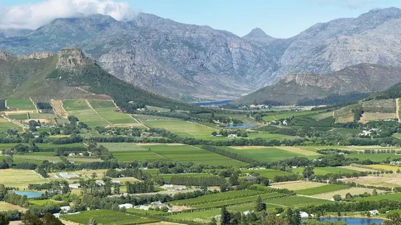Scenic_Mountain_Passes_тАУ_Franschhoek_Pass_drive_05