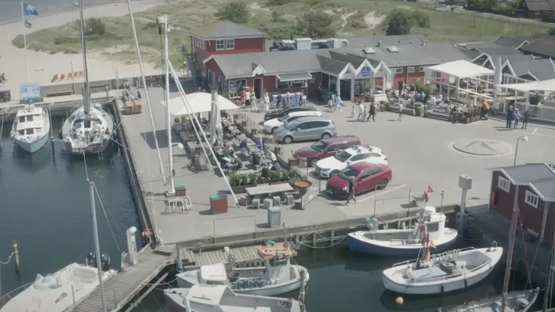 Seaside Restaurants – Local dining areas(2)