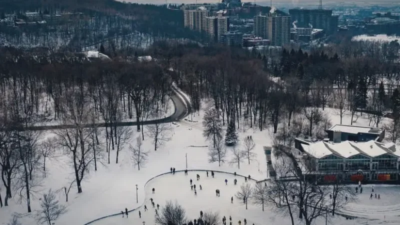 Seasonal Ice Skating Area – Winter(2)