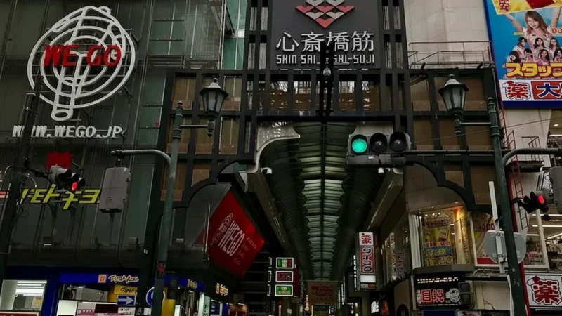 Shinsaibashi Shopping Street – Covered shopping arcade(3)