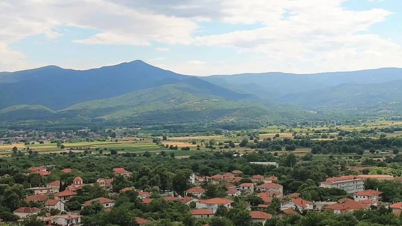 Skra_Village_02