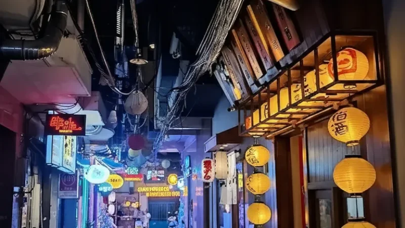 Small Alley Food Courts(1)