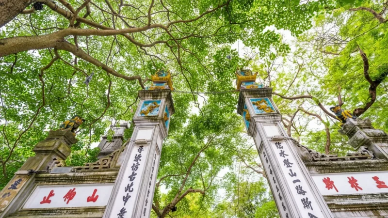 Small Temples Across the City(3)