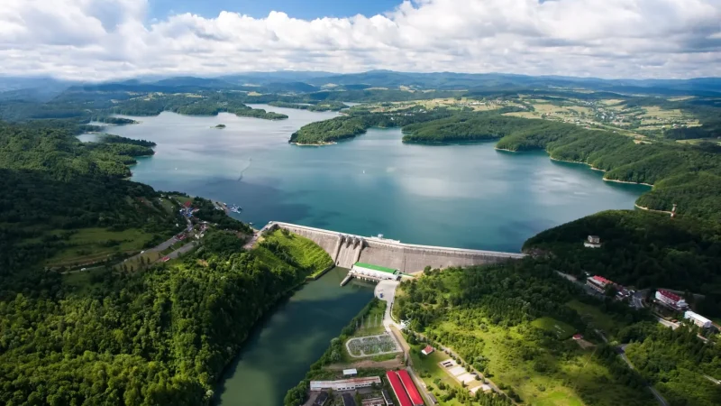 Solina_Lake_01