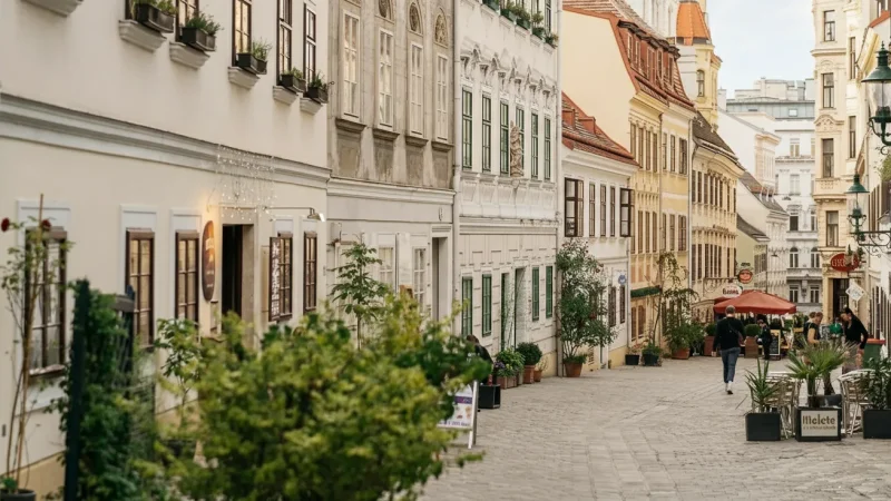 Spittelberg Quarter – Traditional Streets & Cafés(3)
