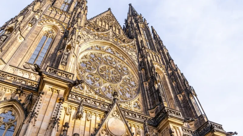 St. Vitus Cathedral – Gothic cathedral inside the castle(3)