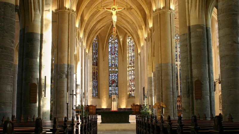St._Christoffel_Cathedral_01
