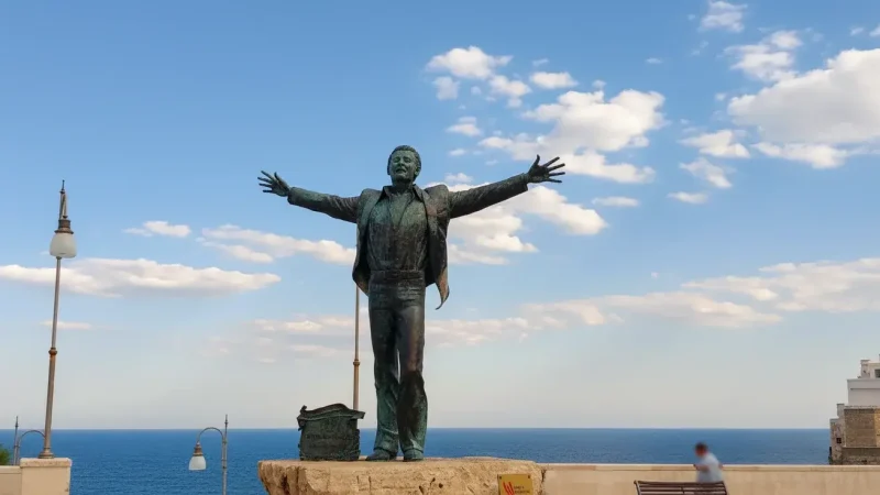 Statue of Domenico Modugno(6)