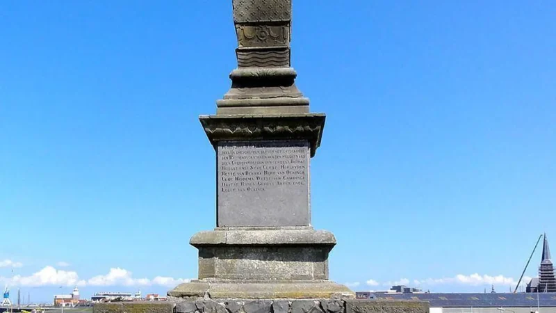 Stenen_Man_Statue_04