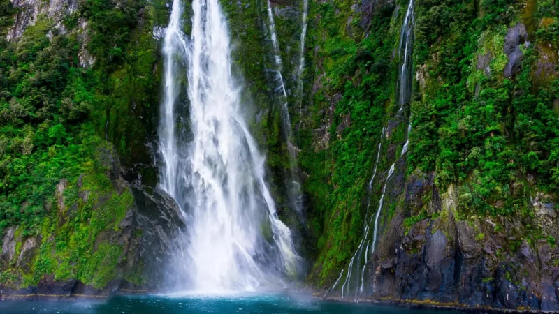 Stirling_Falls_тАУ_Seasonal_waterfall_views_02