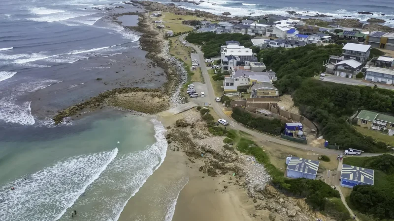 Struisbaai_Beach_тАУ_Long_white-sand_shoreline_01