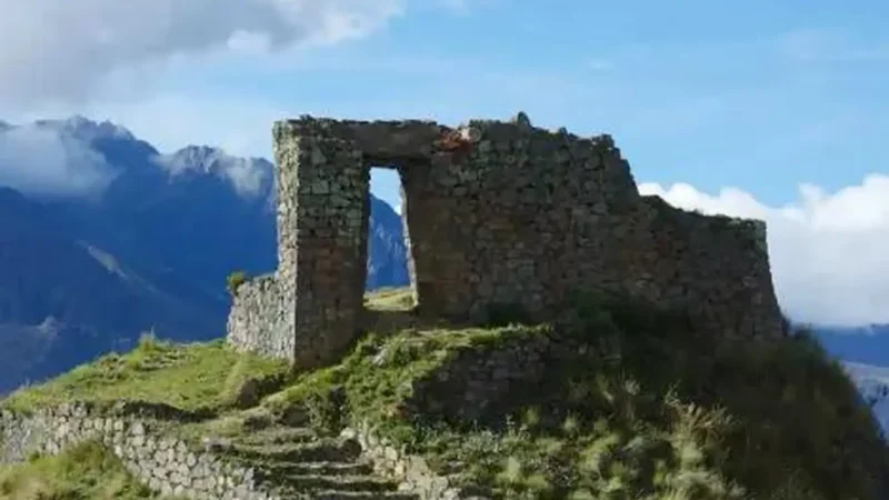 Sun_Gate_(Inti_Punku)_–_A_historic_entrance_with_views__05