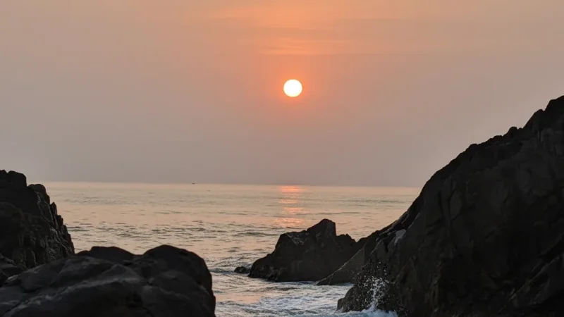 Sunset Beach Points – Evening coastal colors(2)