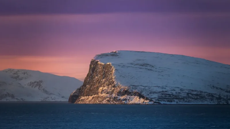 Sunset Lookouts – Evening Arctic sky views(1)