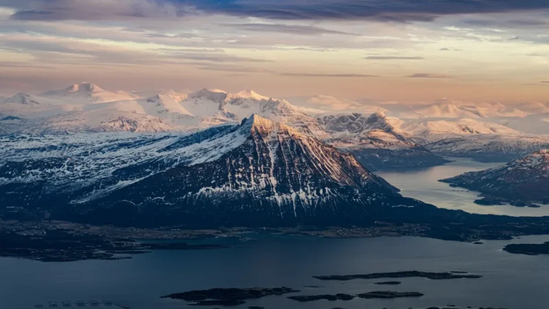 Sunset Viewpoints – Evening Arctic Light Views(1)