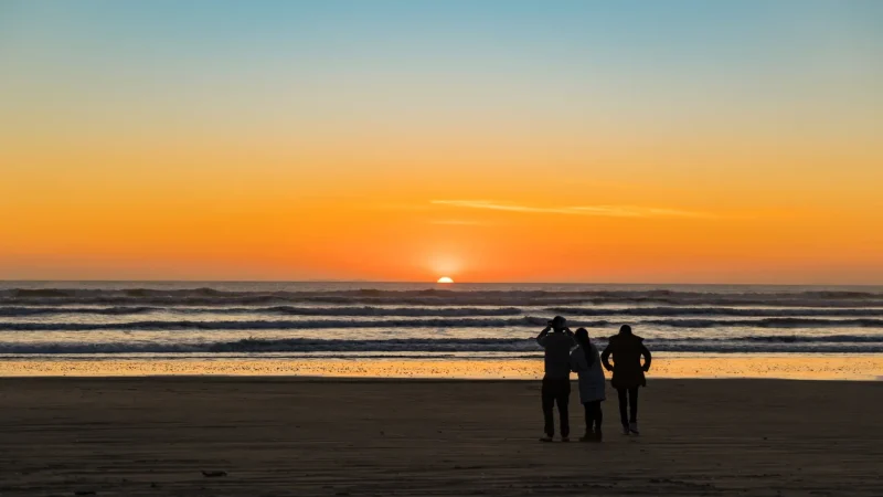 Sunset_Beach_Views_тАУ_Evening_coastal_light_04