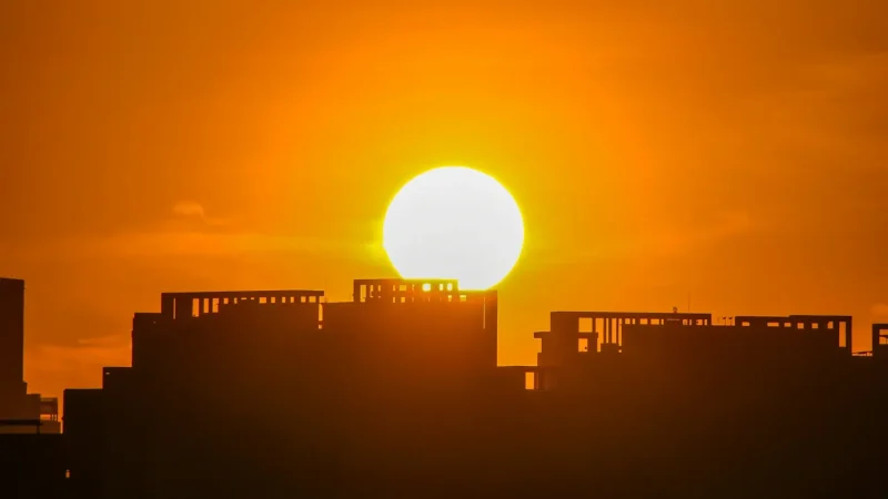 Sunset_Viewpoints_тАУ_Evening_resort_scenery_04