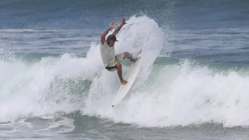 Surfing_Zones_–_Popular_local_surf_breaks__03