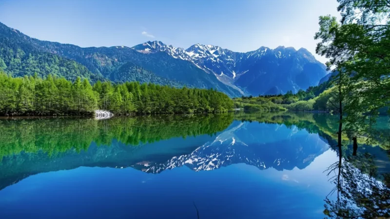 Taisho Pond (Mt. Yake reflection)(3)