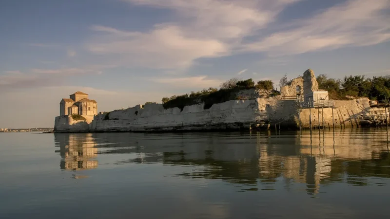 Talmont-sur-Gironde – Cliffside village overlooking estuary(5)