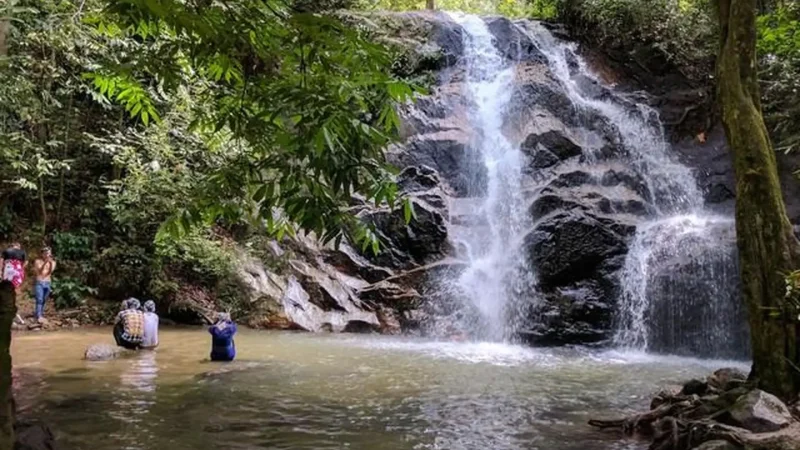 Taman_Rimba_Kanching_Waterfall_04