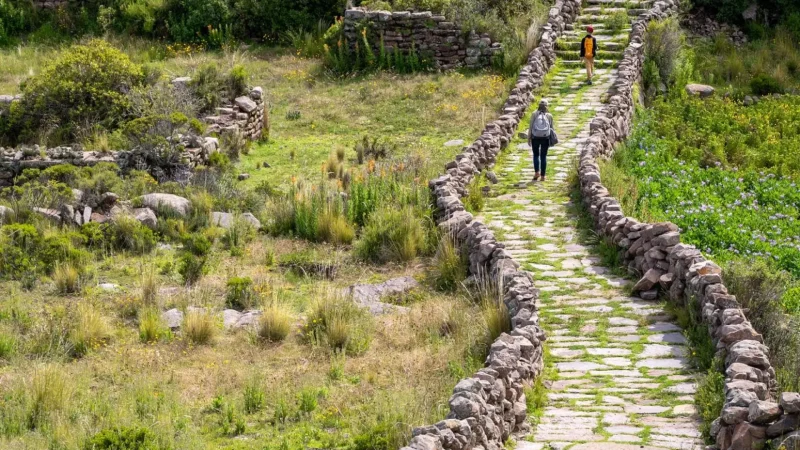 Taquile_Island_Access_–_Traditional_island_community__04