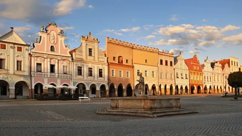 Telč Town Square – UNESCO-listed Renaissance Square(3)