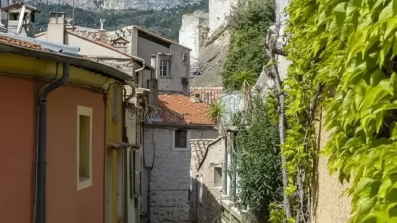 Terra Nova Quarter – Narrow Streets & Old Buildings(3)