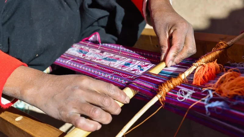 Textile_Cooperative_–_Handwoven_textile_displays__02