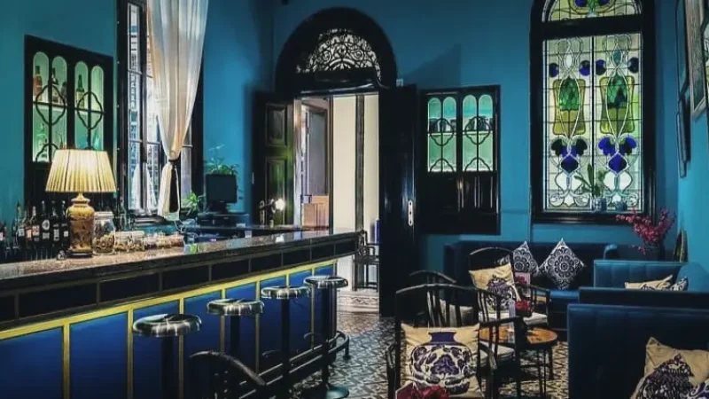 The Blue Mansion(3)